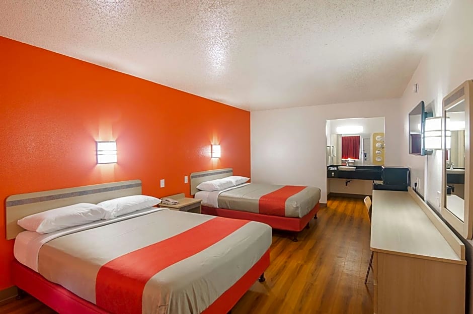 Motel 6-Lawton, OK