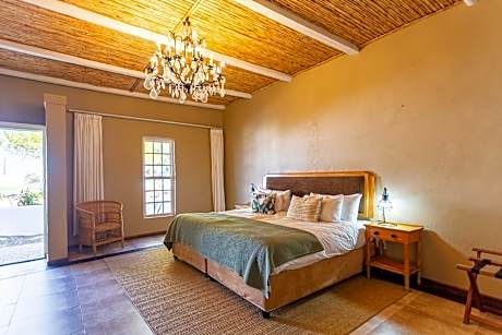 Standard Courtyard View Room