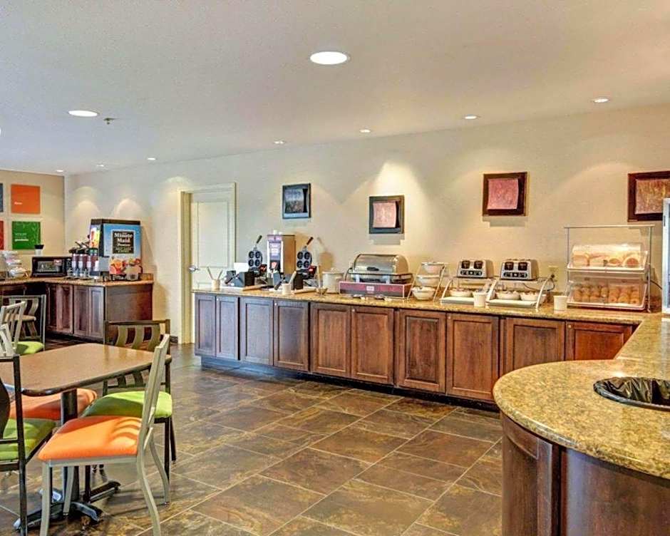 Comfort Suites near Hot Springs Park
