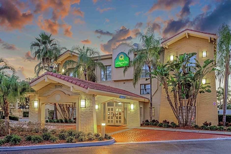 La Quinta Inn & Suites by Wyndham Tampa Bay Pinellas Park Clearw