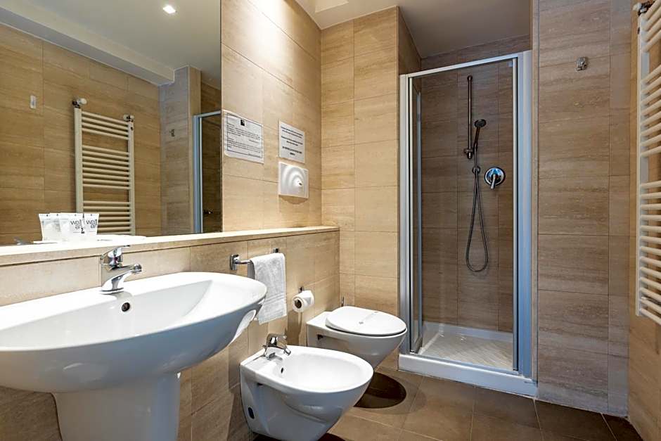 Wall Art Hotel & Residence