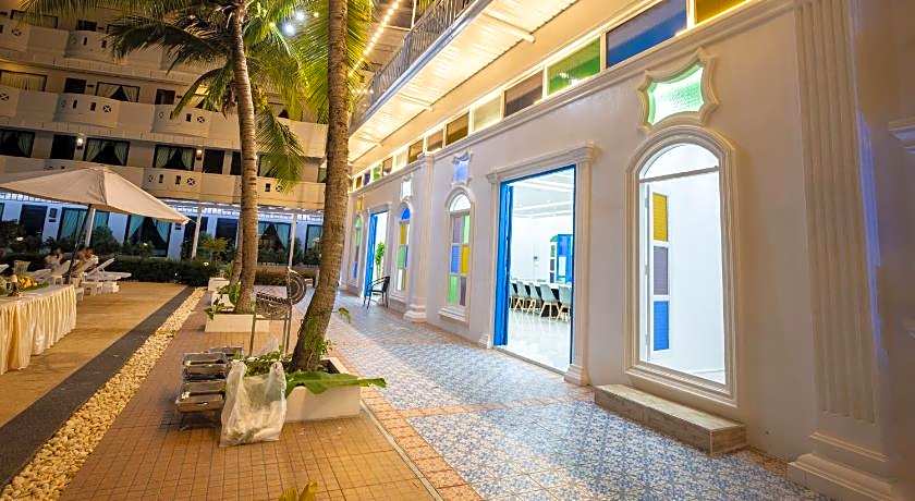 Blue Carina Inn Hotel (SHA Plus)