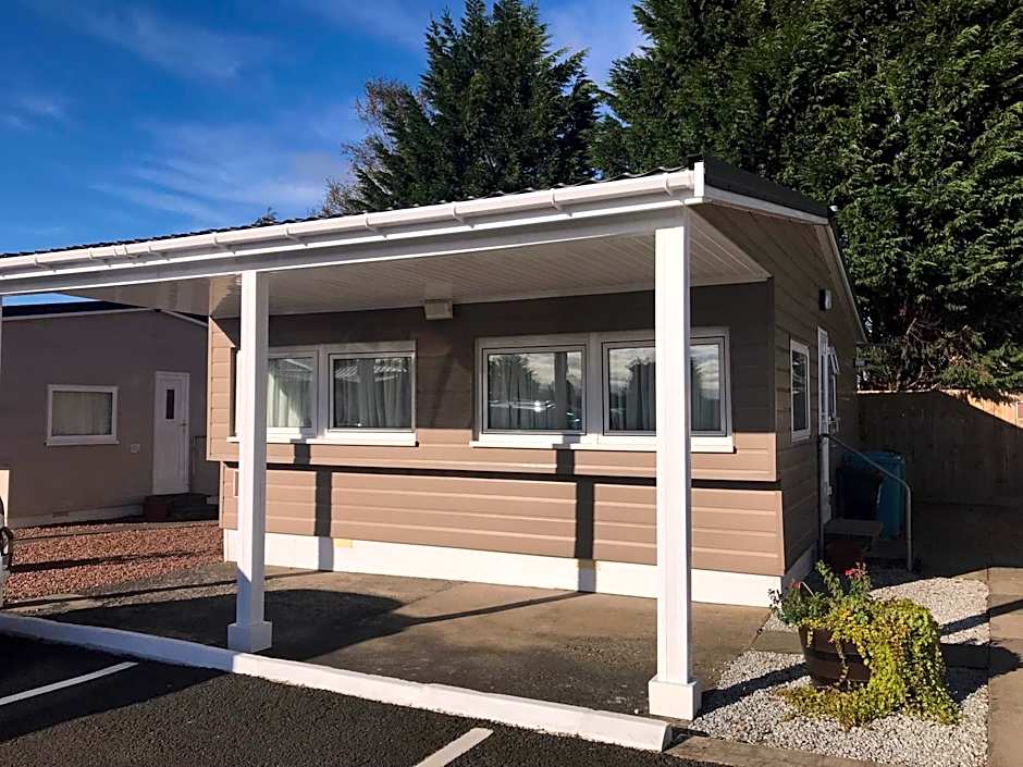 Red Deer Village Holiday Park - 3 Bedroom, Self-Catering Holiday Home