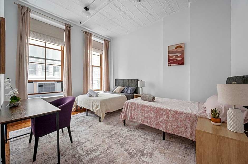 Massive SoHo Loft 4 Bedrooms 2 Bath 7 Beds