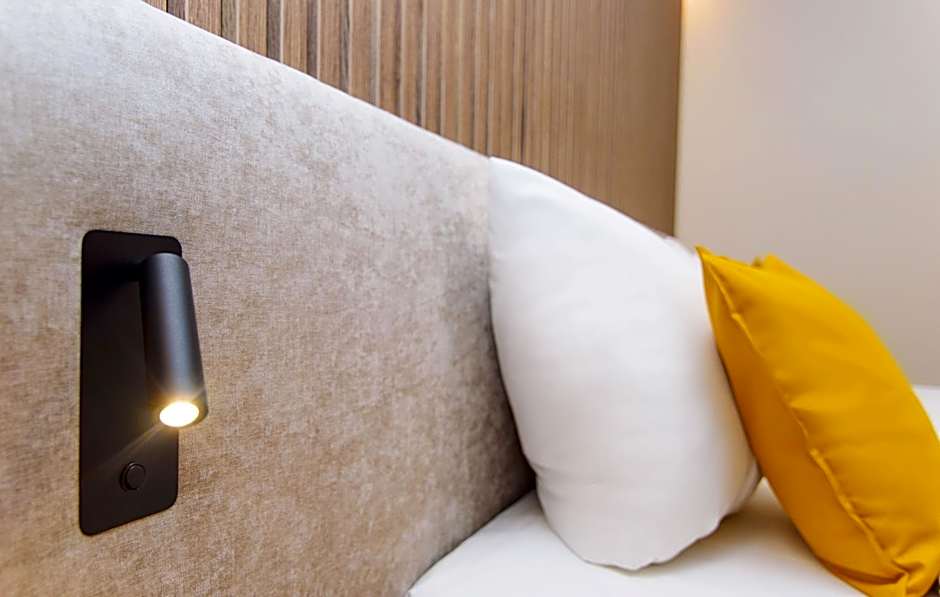 Hotel TwentyFour Living