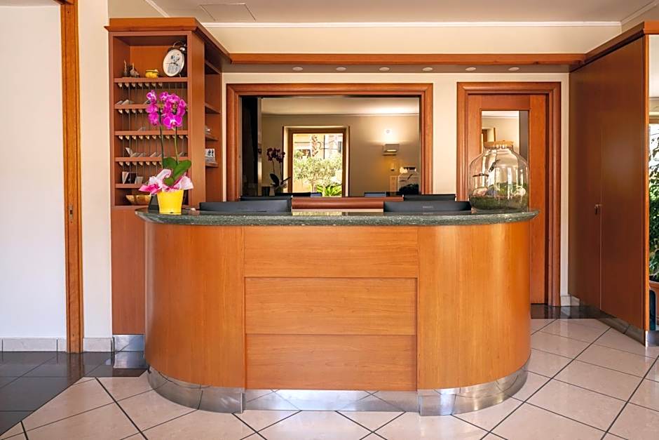 Hotel Careni Villa Italia