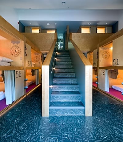 Mezzanine Pod - Couples