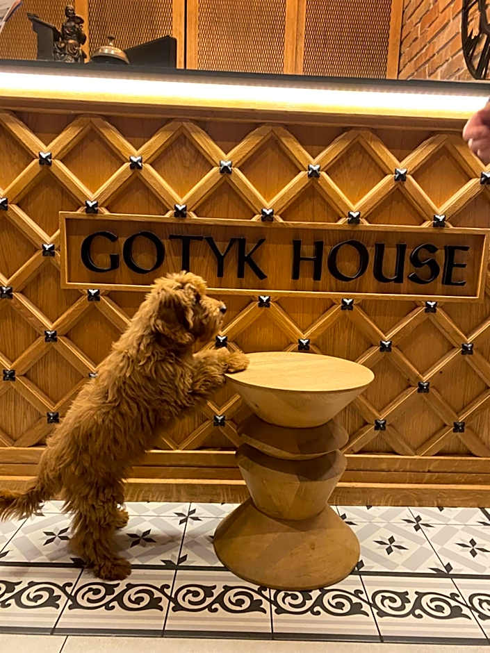 Gotyk House