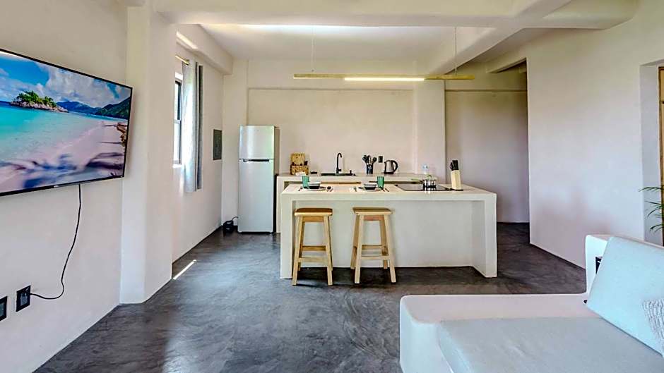 Casa Leah - Full Ocean View Apartment- Zicatela - AC in Bedroom - Steps To Beach - Steps to la Punta