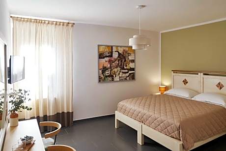 Standard King Room