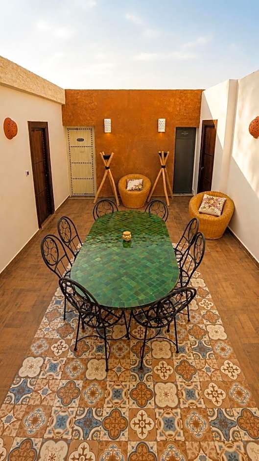 Thayri Hostel - Sea View
