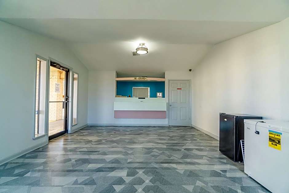 Pleasanton Executive Inn By OYO