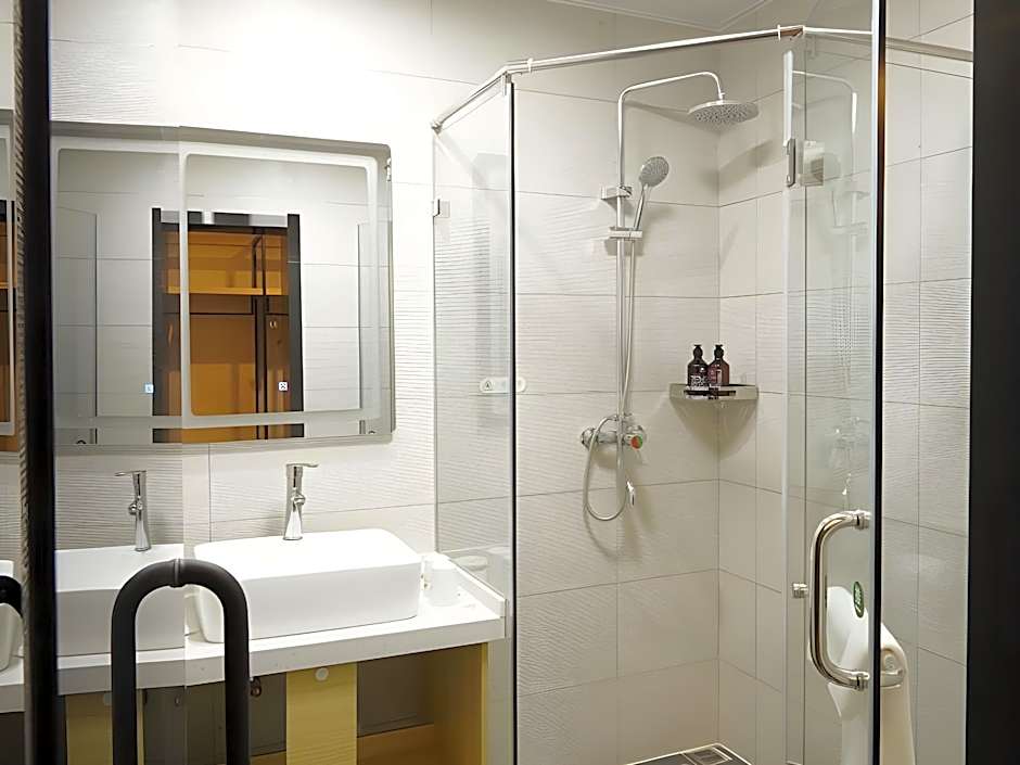 GreenTree Inn Exhibition Center University Road Hotel