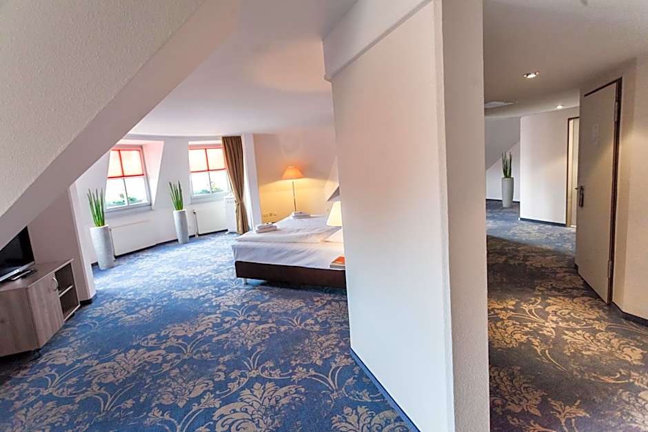 Photo 1 of 8 of Suite
