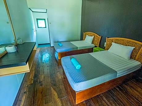 Standard Twin Room with Air Conditioner