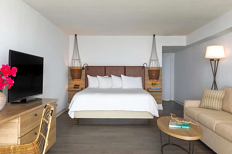 Photo 1 of 5 of 1 King Bed, Ocean front