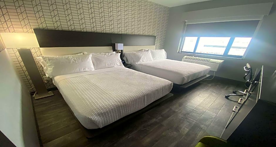 Best Western Plus City Line Hotel – New York, NY