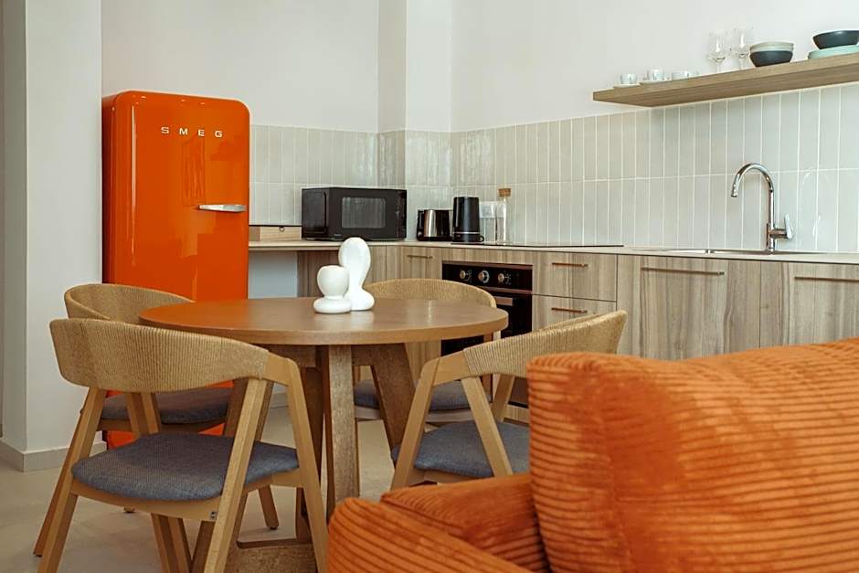 Larnaca LIV & CO Suites