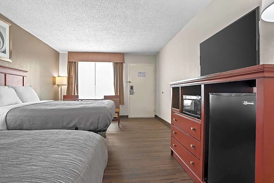 Quality Inn Louisville MS