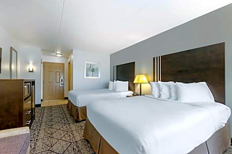 Queen Room with Two Queen Beds - Non Smoking