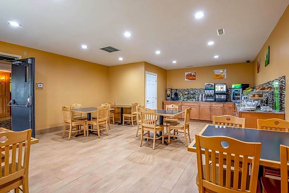 Quality Inn Tully I-81