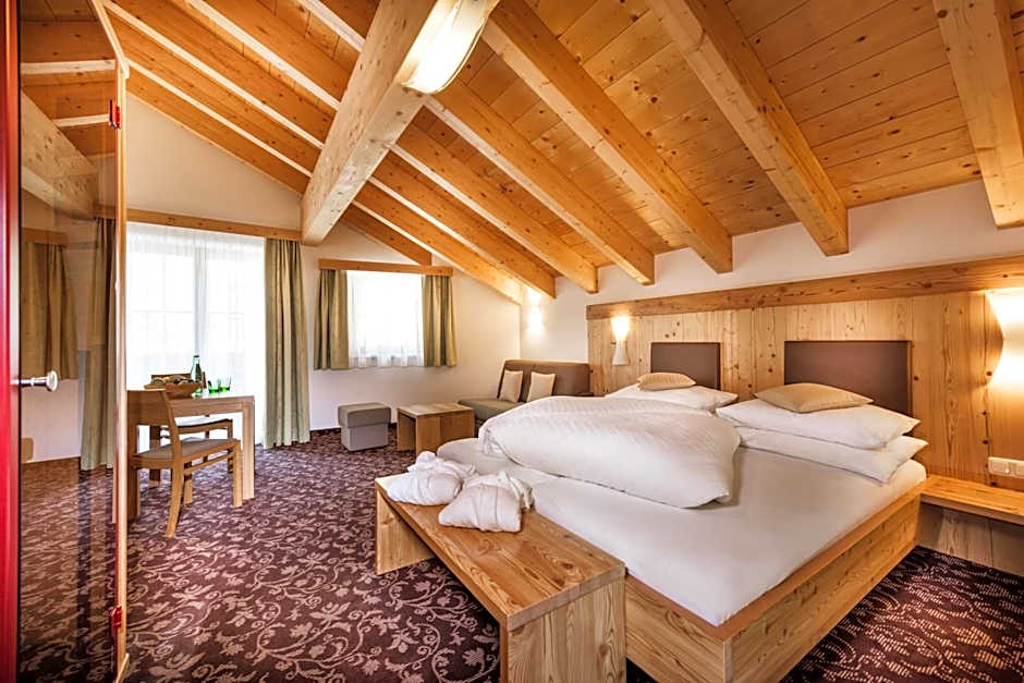 Photo 1 of 7 of Junior Suite, Balcony