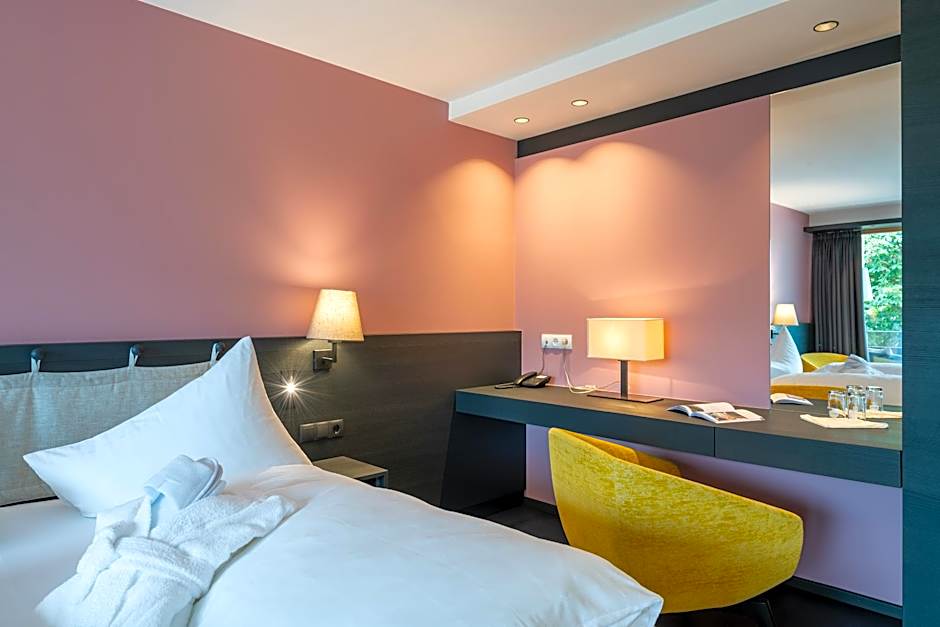 Photo 1 of 1 of Superior 1 King Bed