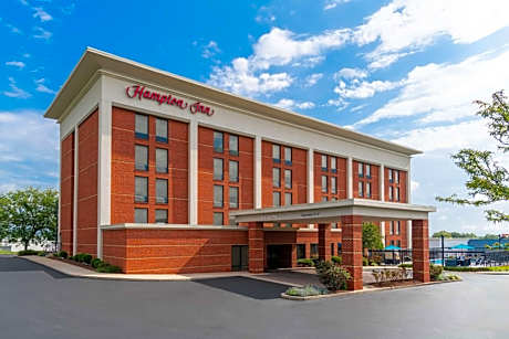 Hampton Inn By Hilton Martinsburg