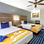 Days Inn & Suites by Wyndham Webster NASA-ClearLake-Houston