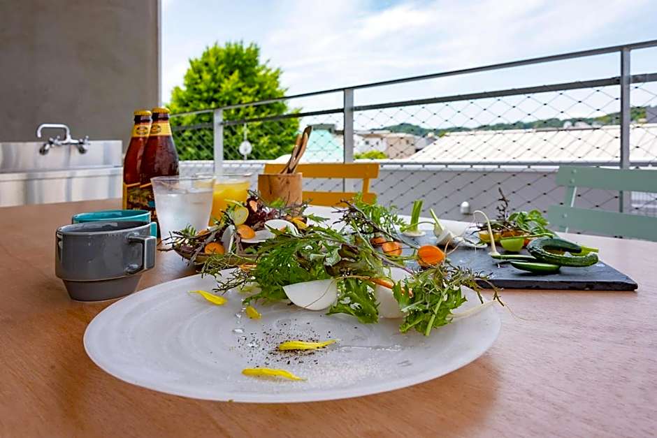 plat hostel keikyu kamakura wave