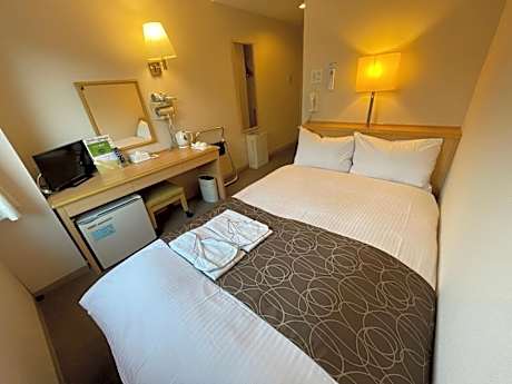 Single Room - Smoking (2 Adult)