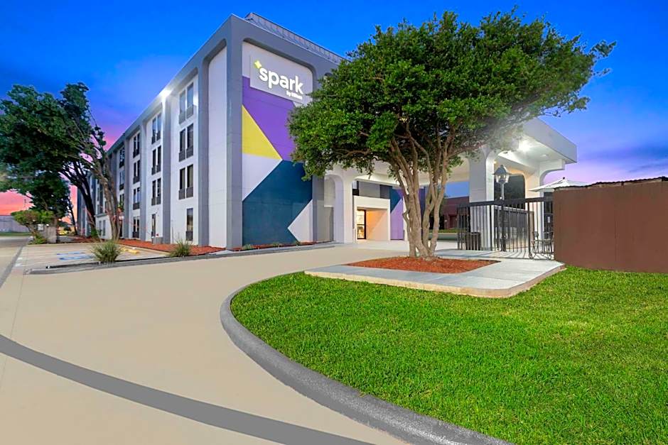 Spark by Hilton Grand Prairie