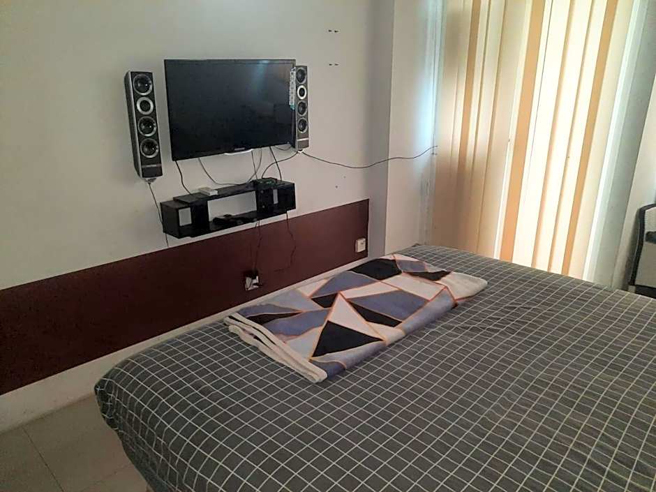 OYO Life 93139 Apartemen Grand Sentraland By Evi