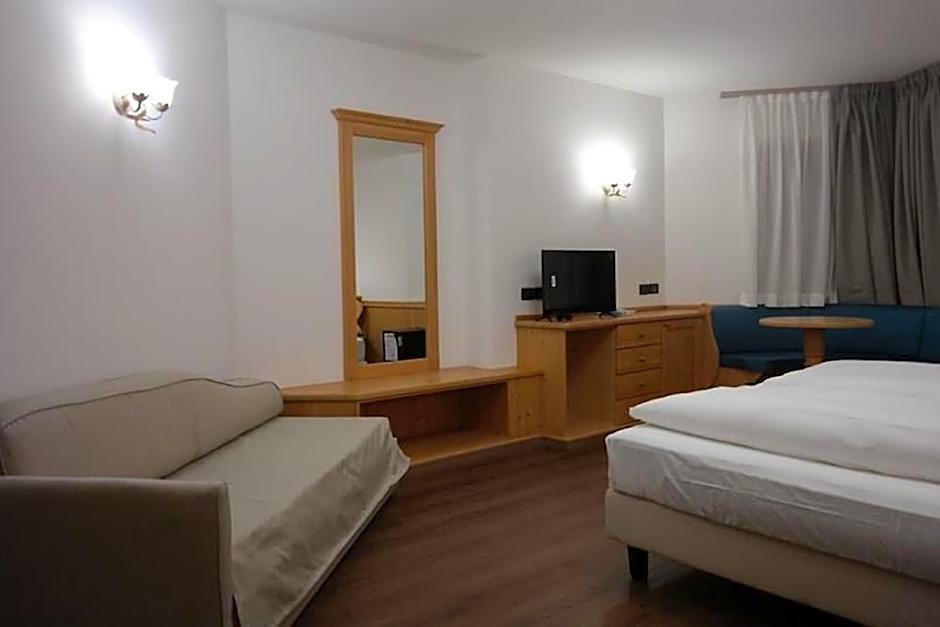 HOTEL VILLA AURORA