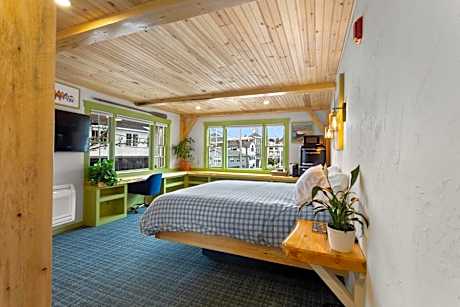 Deluxe King Suite