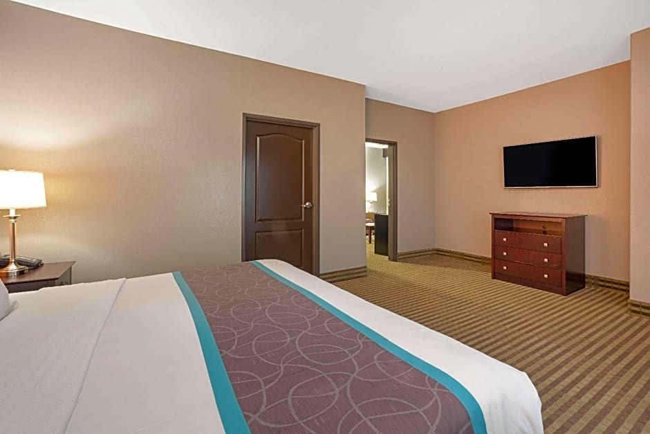 La Quinta Inn & Suites by Wyndham Bush Intercontinental Airport East