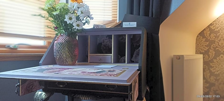 Outlander Boutique B&B Super King