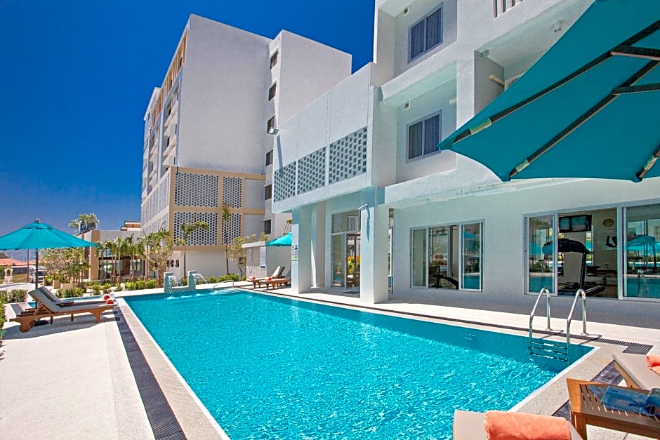 Recenta Phuket Suanluang by Deevana