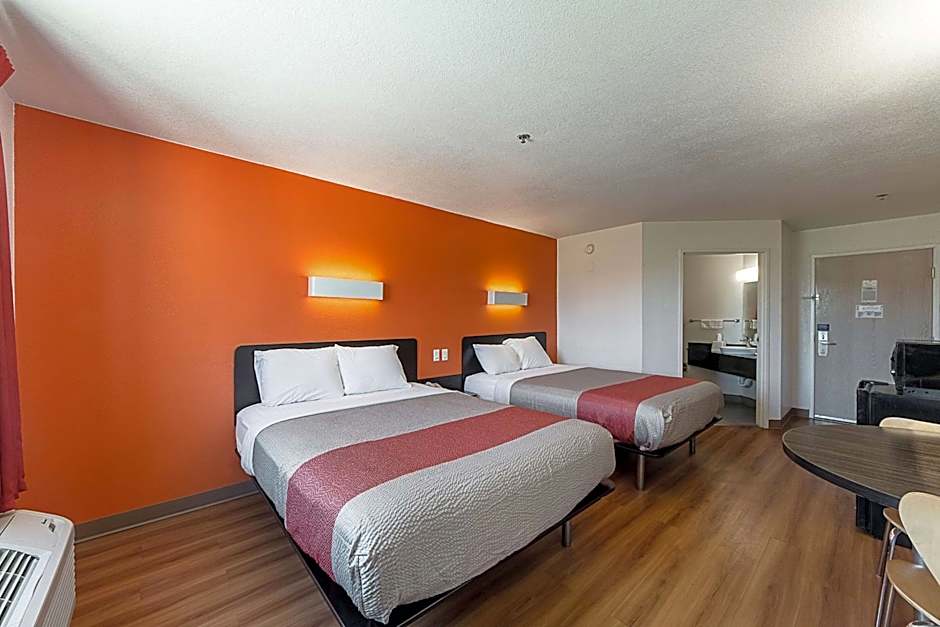 Motel 6-San Antonio, TX - Downtown - Alamo Dome