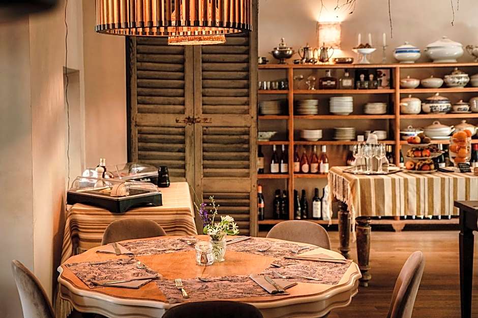 Dandelion Como Suites & Park