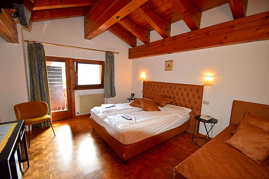 Albergo Miravalle-Tre Cime Views