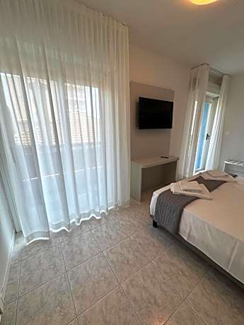 Single Room with Terrace