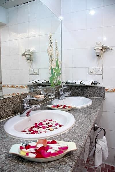 Excel Treasure Hotel