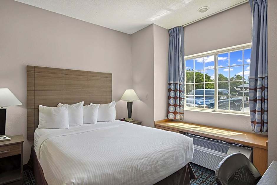 Sonesta Essential Hotels & Suites Kansas City/Blue Springs