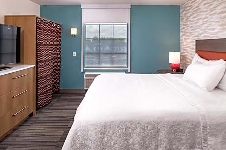 King Suite - Mobility and Hearing Access/Non-Smoking