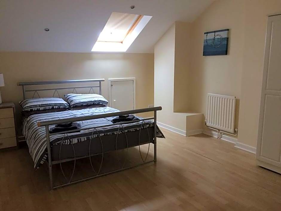 MARLEY MANSIONs APARTMENTS - KING ST REF : 10/3