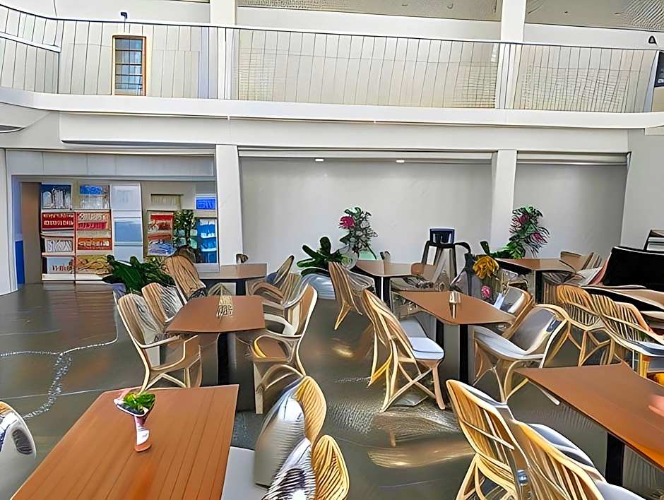 Crest72 Hotel