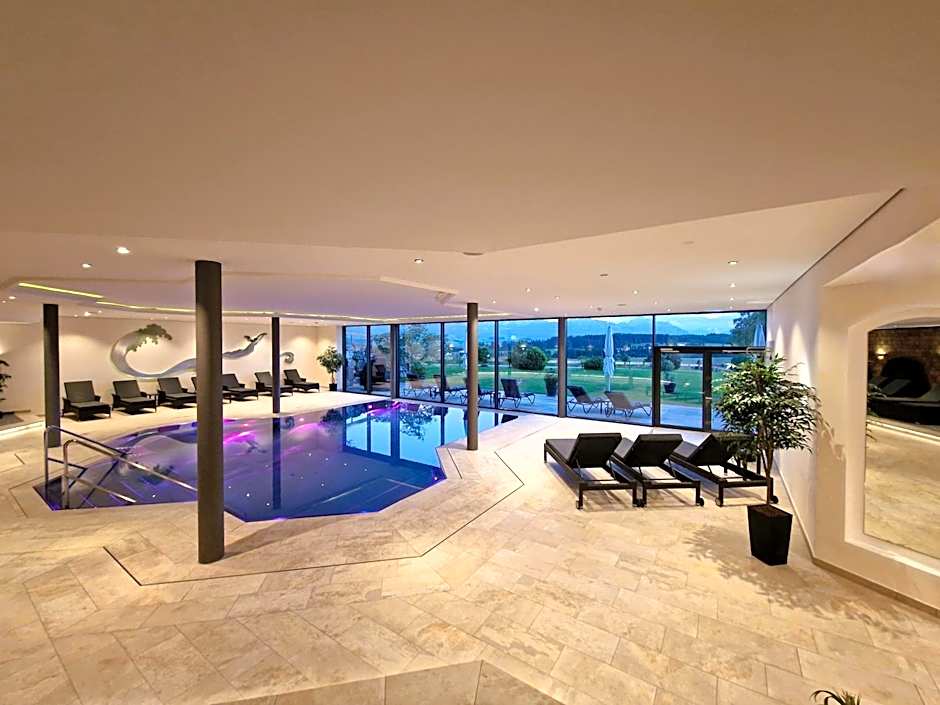 Hotel Auf der Gsteig GmbH