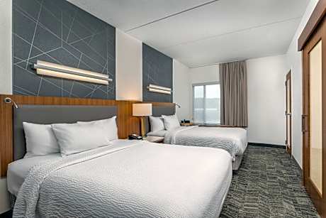 Studio, Two Queen Beds + Twin Trundle Bed