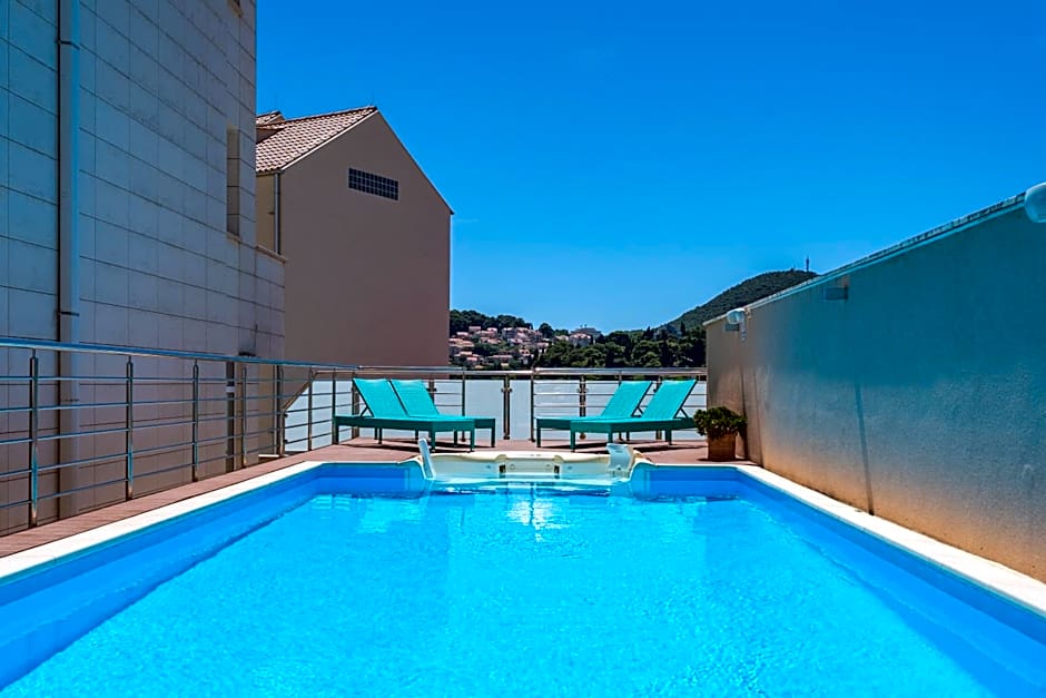 Berkeley Hotel & Day Spa